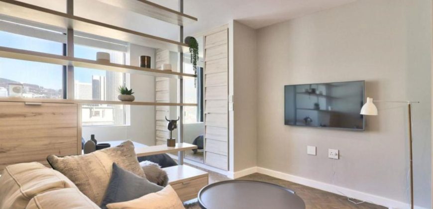 Bachelor Apartment for sale in Cape Town City Centre