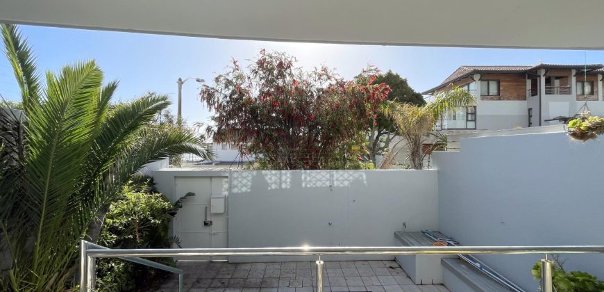 3 Bedroom Townhouse for Sale in Camps Bay